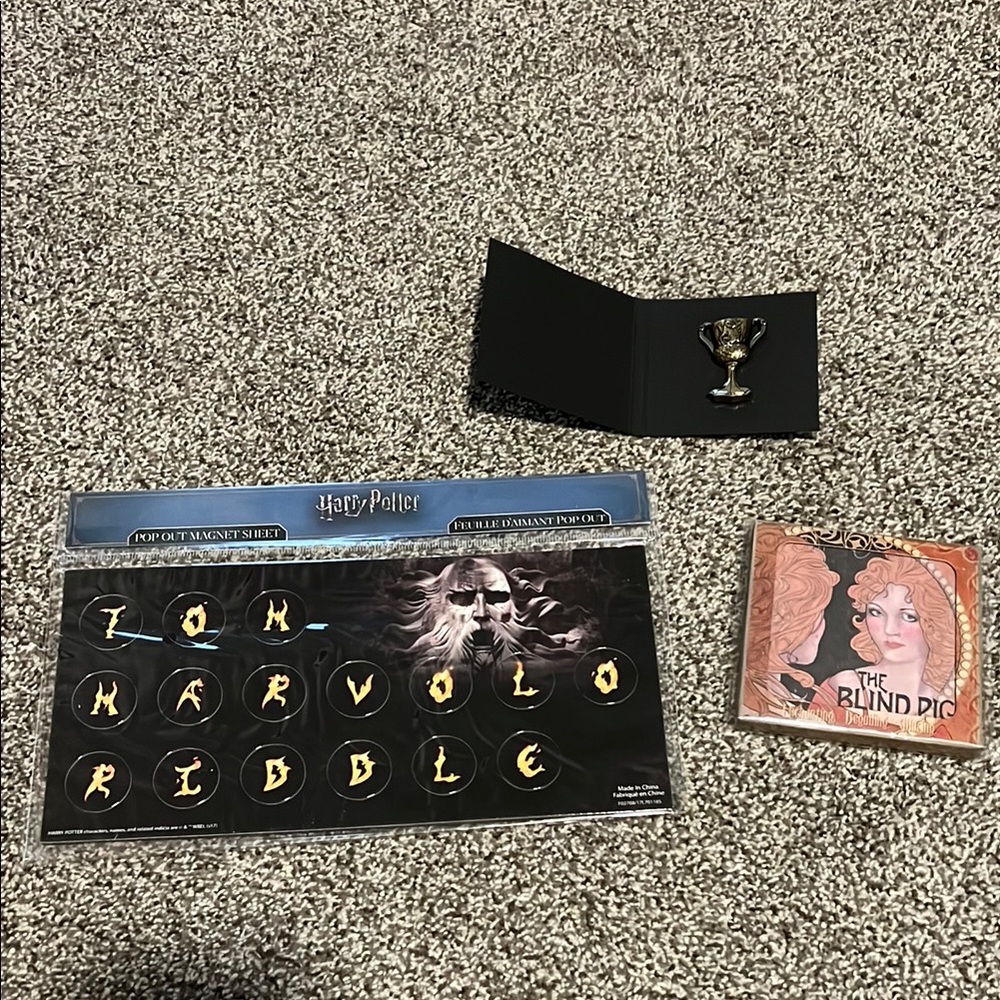 BNWT LOOTCRATE Exclusive Harry Potter Collectible Set (w/magnets, coasters, pin)